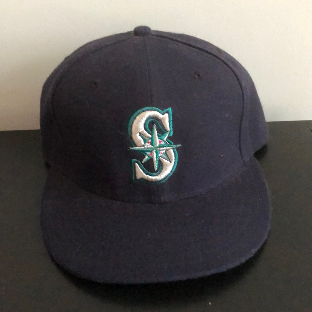 Navy Seattle Mariners Fitted Cap